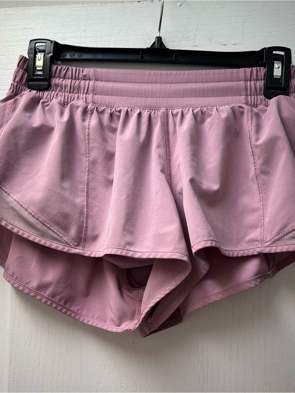 Lululemon Hotty Hot Low Rise Lined 2.5 Inch Athletic Running Shorts Pink Sz 6